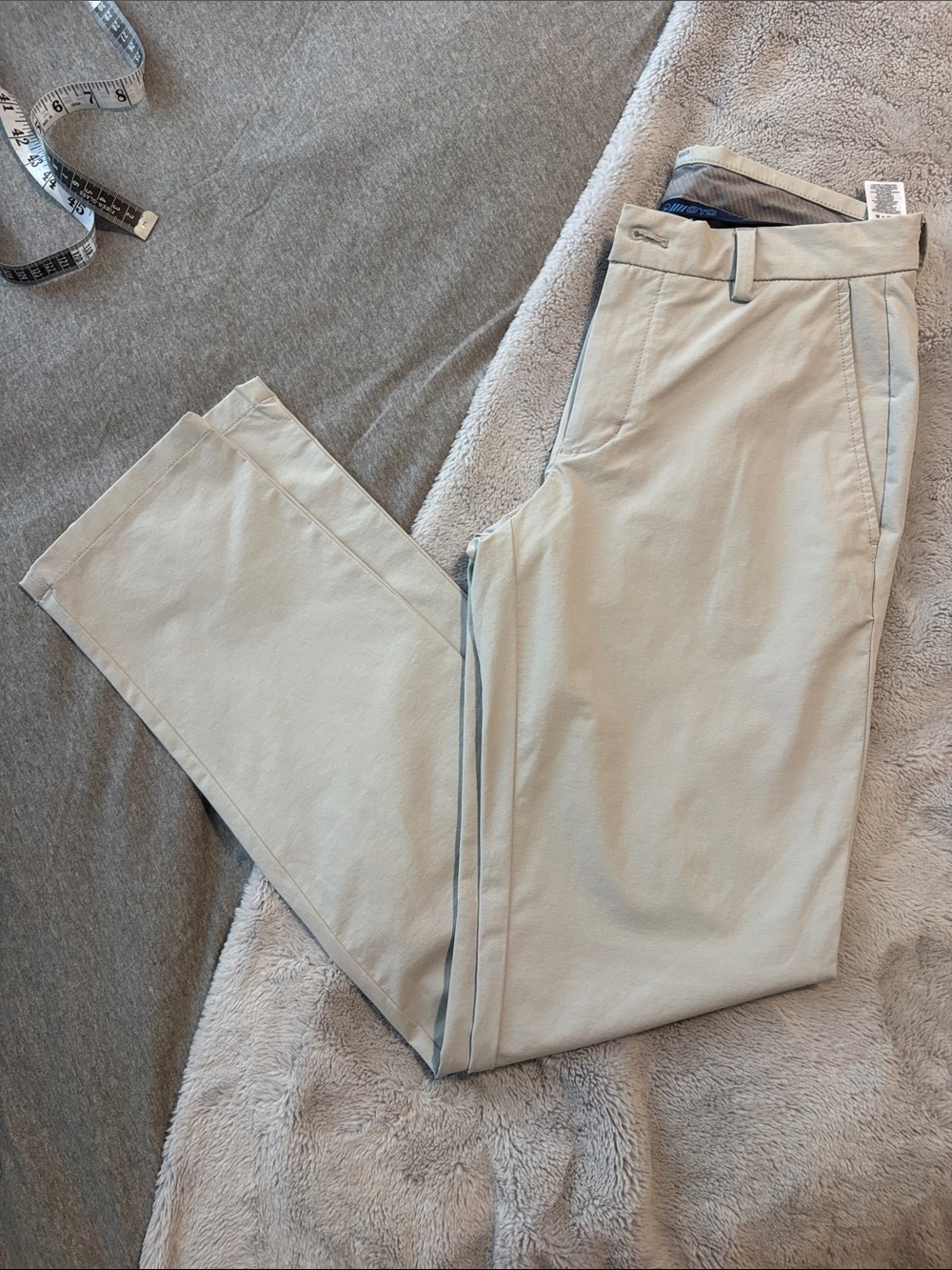 Vineyard Vines Men's Performance  Chinos 28x32
